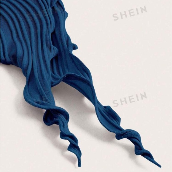 Two Piece Skirt set - Picture 3 of 3